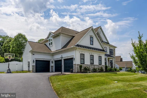 331 CARDINAL CT