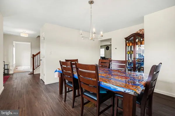 23 ESSEX DR
