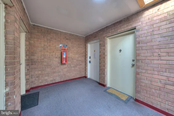 10725 W DR 303