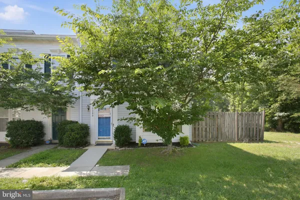 5200 DRAKES CT