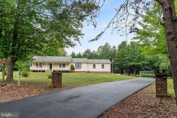 857 TALL PINES DR