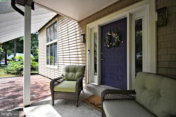 22 WYCHWOOD LN