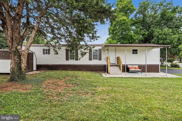 26 DAVIS AVE