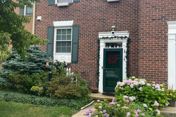 3 SUGAR TREE PL