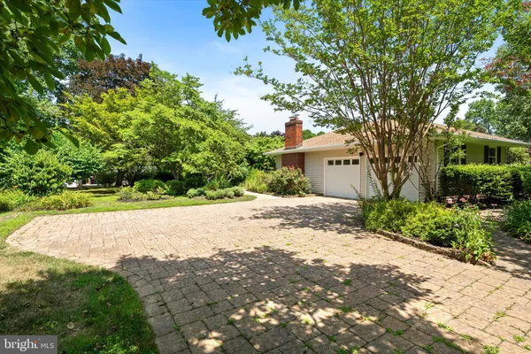 18 EDGEWOOD RD