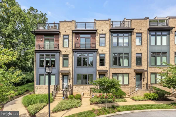 142 WINSOME CIR