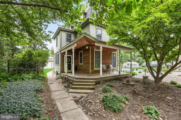 225 VAN KIRK ST