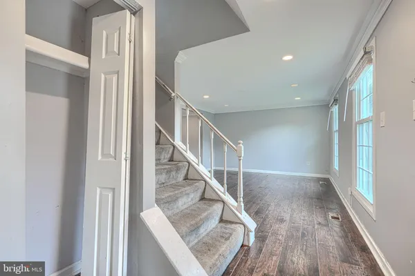 22 HEATHROW MANOR CT