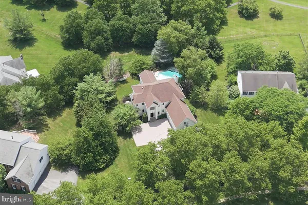 157 CHRISTOPHER DR