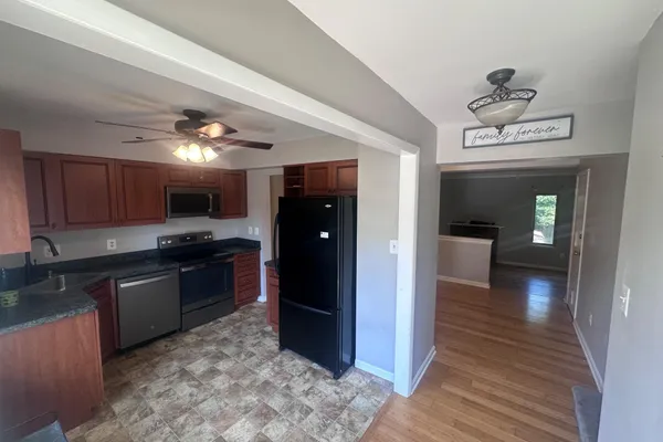 133 BOURBON CT