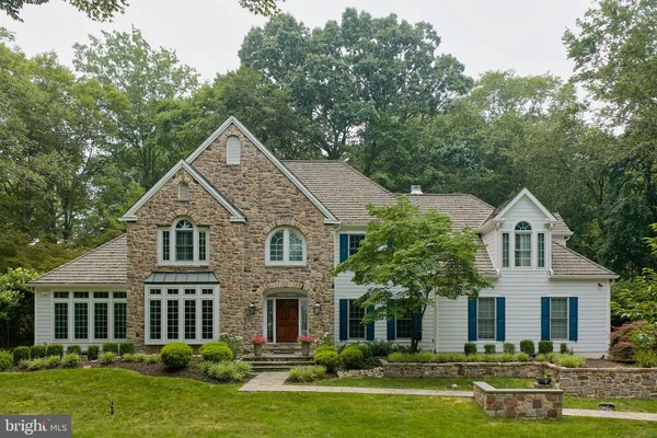 36 TIMBER KNOLL DR