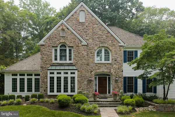 36 TIMBER KNOLL DR