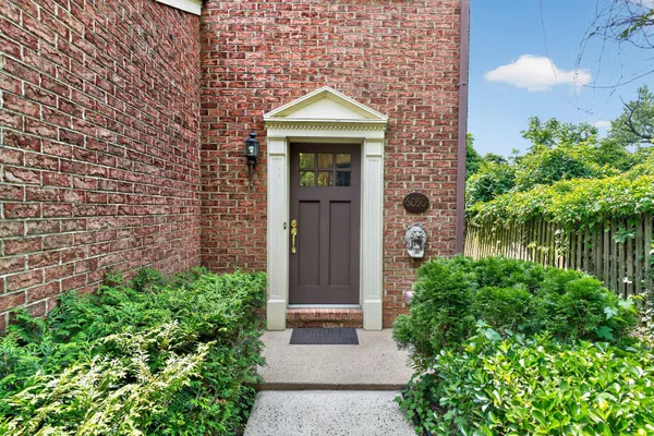 6050 ESTATES DR