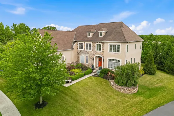 587 WOODVIEW LN