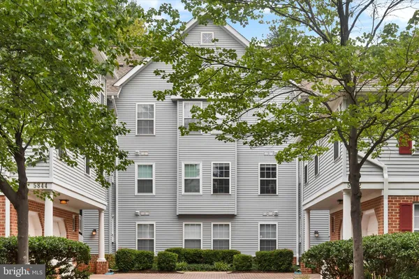 5844 WYNDHAM CIR 303