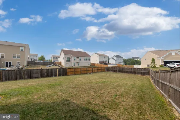 107 NORWICH CT