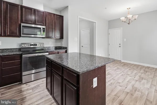 1621 RENAISSANCE DR
