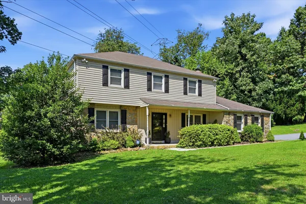 105 CHESTNUT AVE