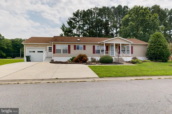 1 VICTORIA CT
