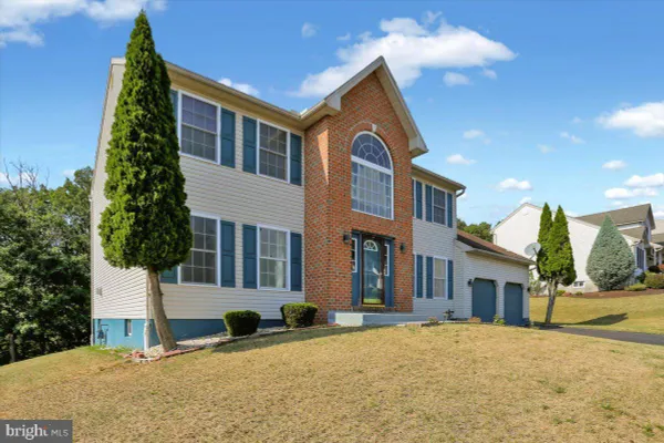 87 OAK LEDGE AVE