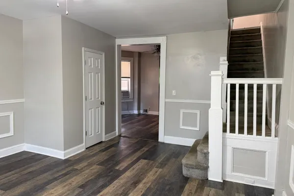 604 MCCABE AVE