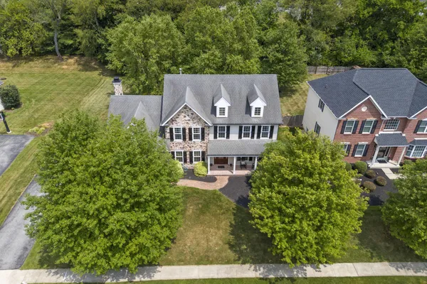 27 CAMERON CT