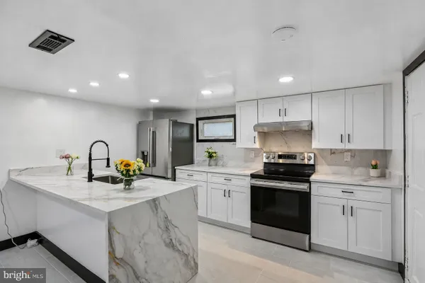 1110 BRADLEY RD