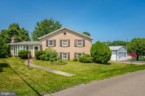 50 LINCOLN DR