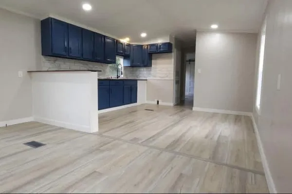 141 TOWER CIR