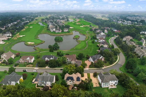 144 COUNTRY CLUB DR