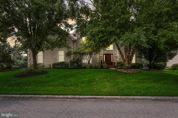 144 COUNTRY CLUB DR
