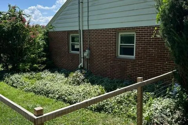 63 CHARLESTOWN RD