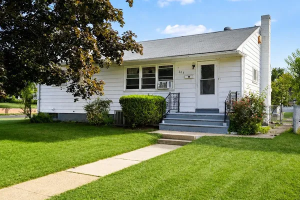 203 BAILEY AVE