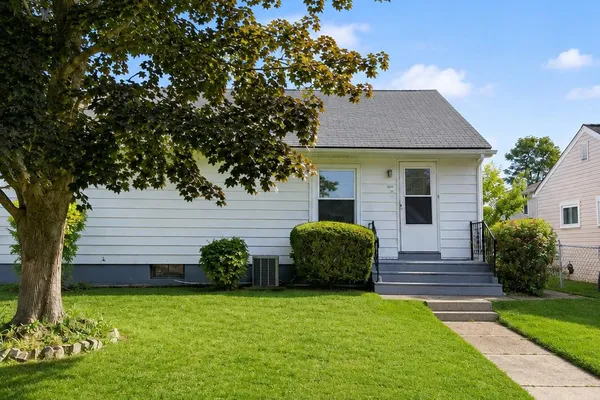 203 BAILEY AVE