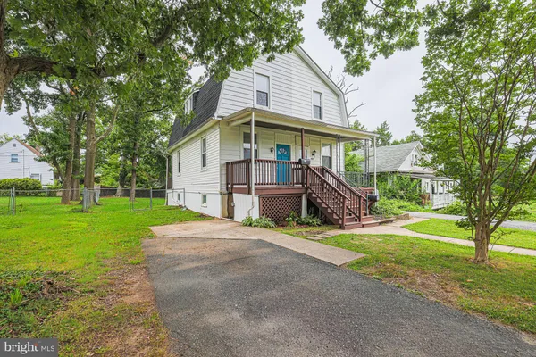 2811 TAYLOR AVE