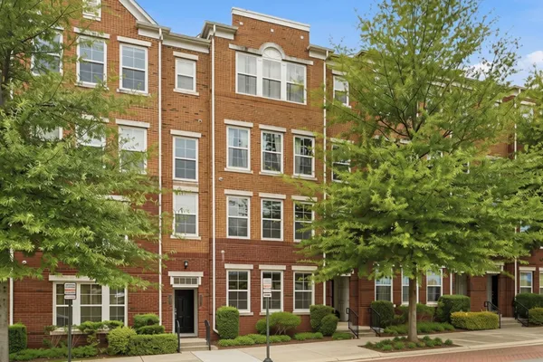2939 FINSBURY PL 103