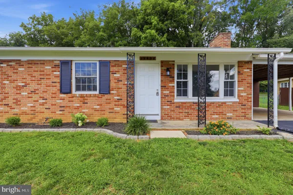 10802 LINCOLN AVE