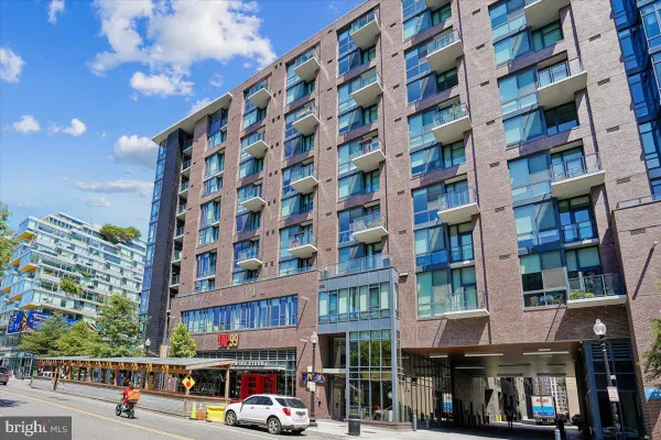 70 N ST N603