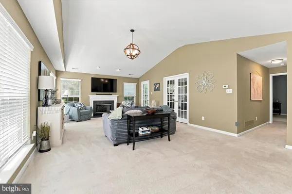 104 JEFFORDS CT 1605