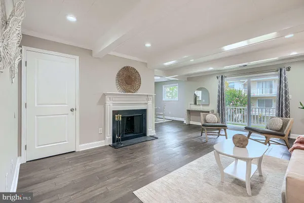 12 WARREN LODGE CT 1-B