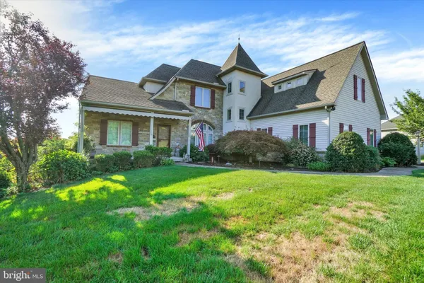 123 LIVIA LN