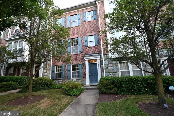 2133 CLARK PL