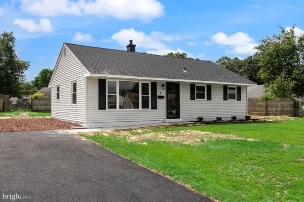 6 HOLLY DR