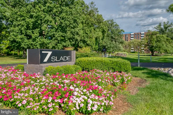 7 SLADE AVE 210
