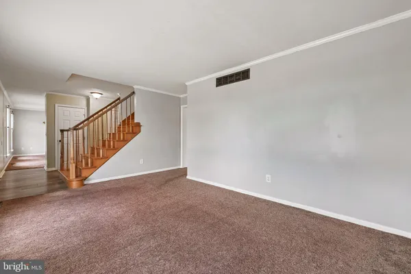 215 MCCLELLAN AVE
