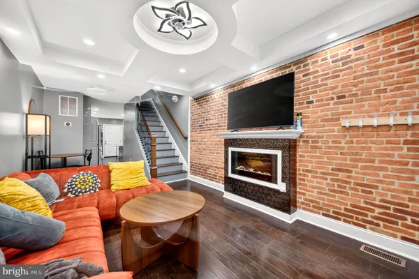 460 E FEDERAL ST