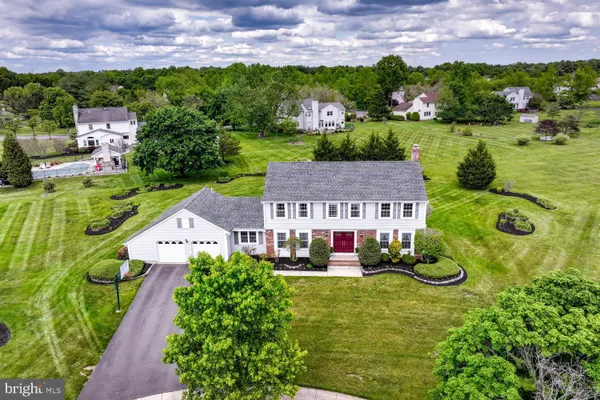 8 BRADFORD CT