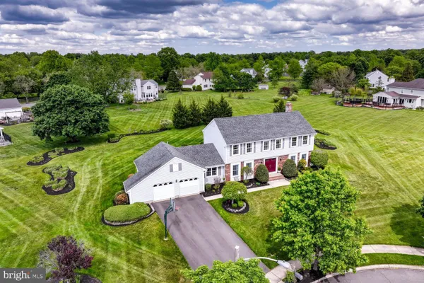 8 BRADFORD CT
