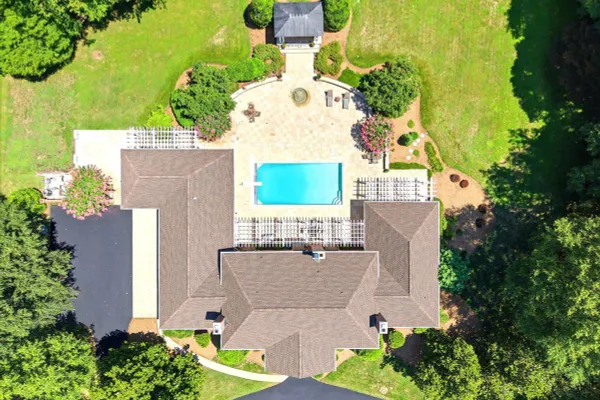 2230 SHIELDS DR
