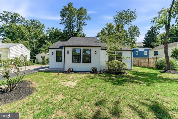 160 HILLVIEW RD